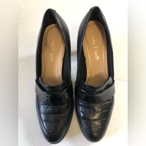 Clarks Black Croc-Embossed Loafers